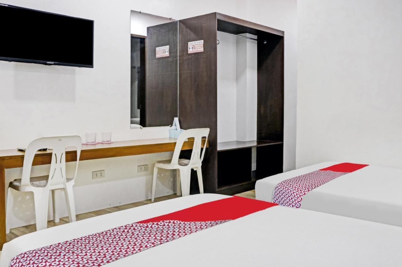 Oyo 869 Jnv Dream Hotel Subic Exterior foto