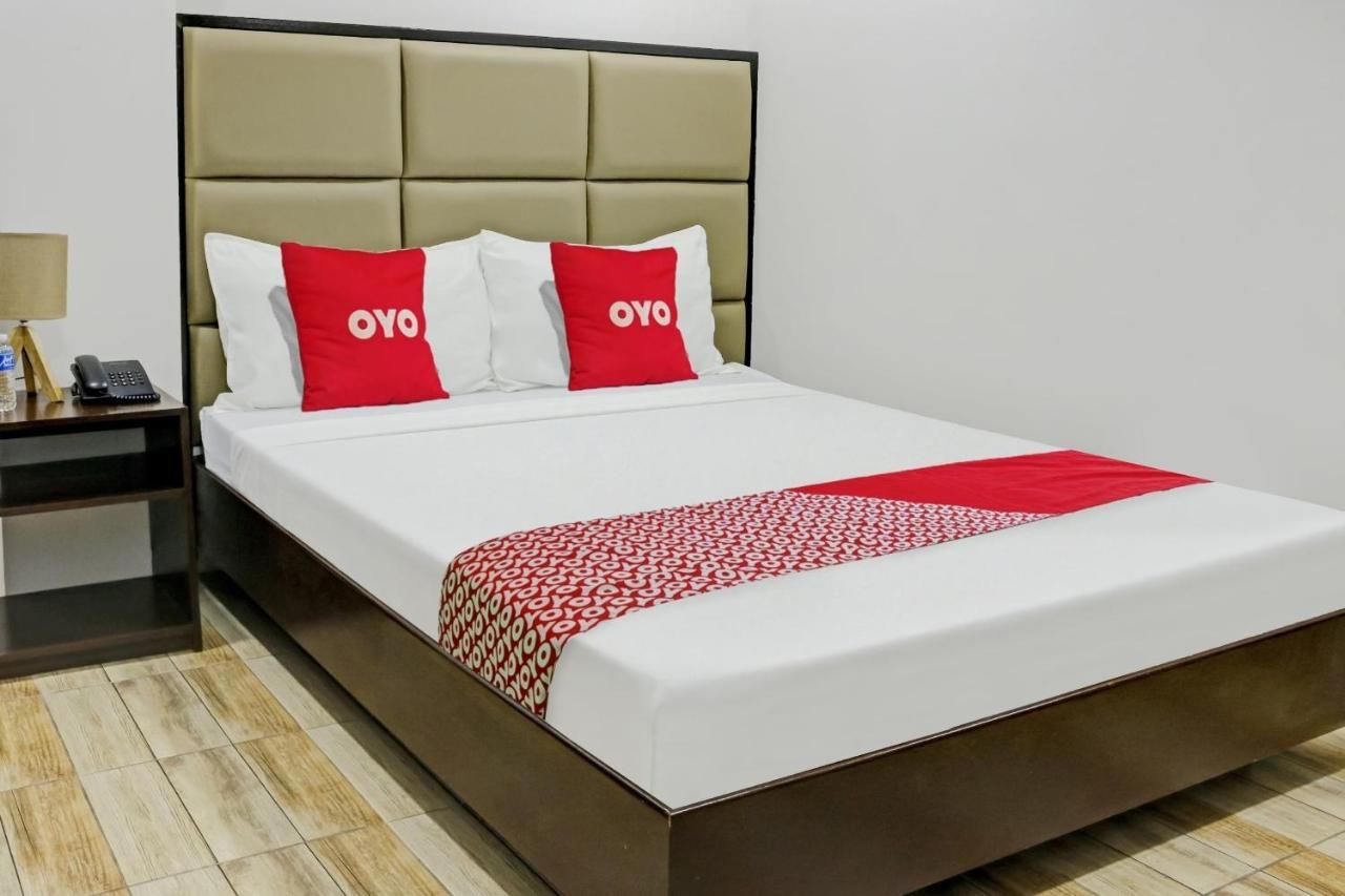 Oyo 869 Jnv Dream Hotel Subic Exterior foto